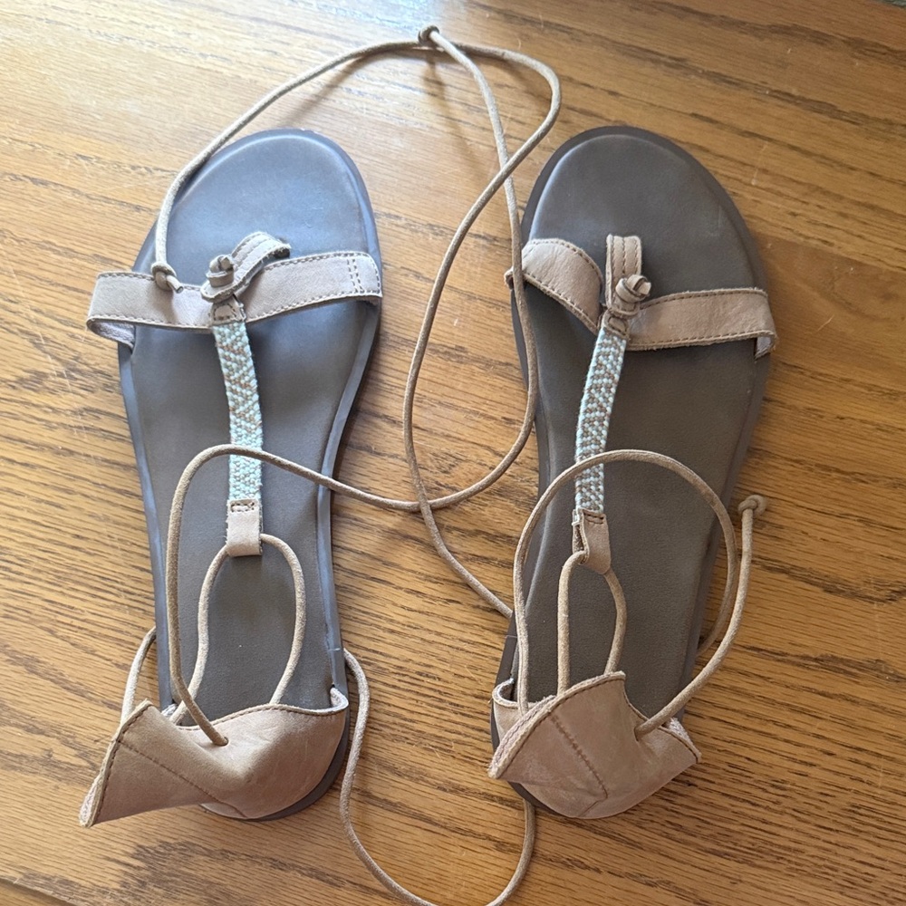 anuk Yoga Tierra Ankle Wrap Gladiator Thong Sandal 1015604 Womens 10 Camel Tan